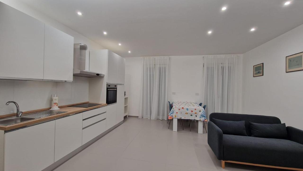 A Casa Di Fiore, Holiday Home Джовинацо Екстериор снимка